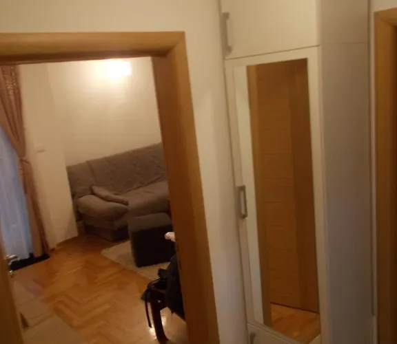 アパート Katrin ズラティボール